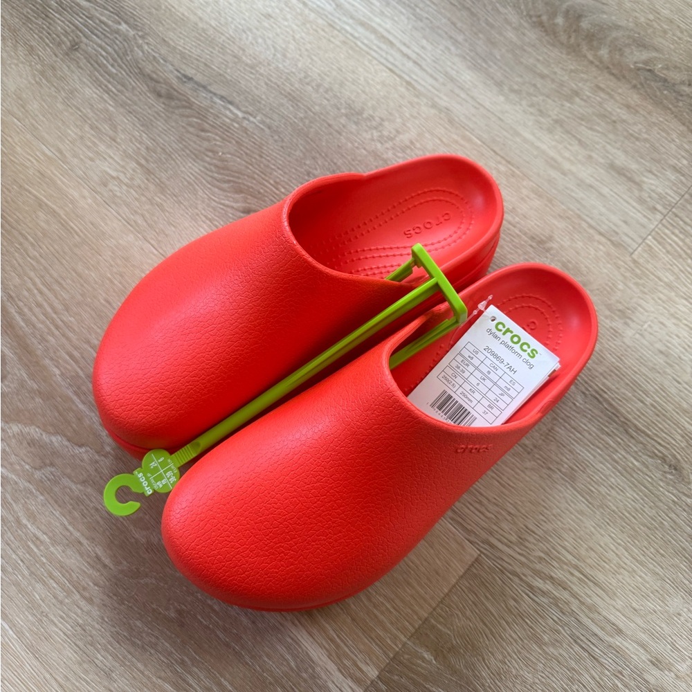 NWT Crocs Dylan Platform Clog, Mule Platform Shoes Starfish W8 - Picture 2 of 6